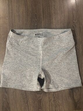 NOBULL Light Grey Heather High-Rise Bike Shorts Sz Med